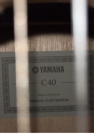 gytar-yamaha-c40-big-3